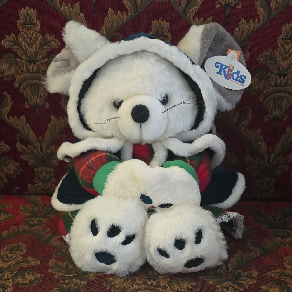 NWT Kids Of America Corp Plush White Christmas Mouse.